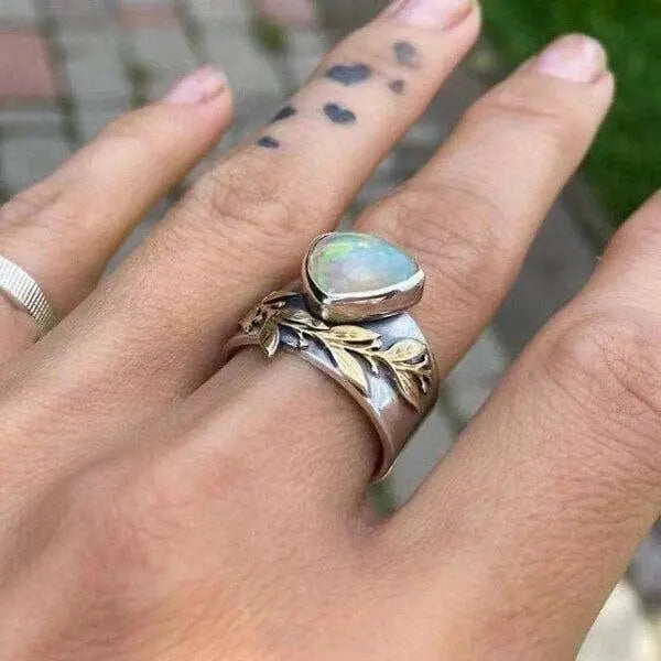 Anello con Opale