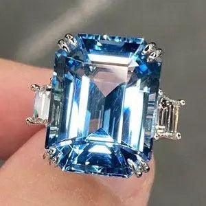 Anello Vintage con Cristallo Blu