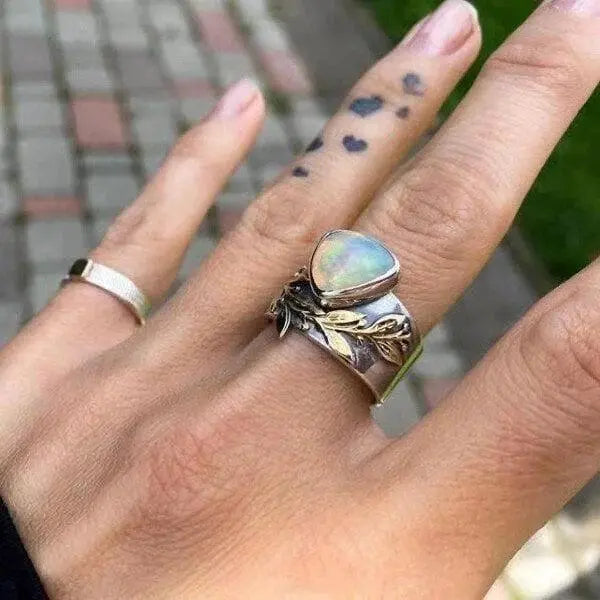 Anello con Opale