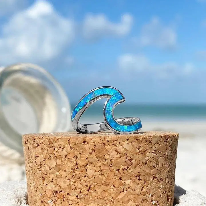 Anello Ispirato al Mare con Opale Argentato