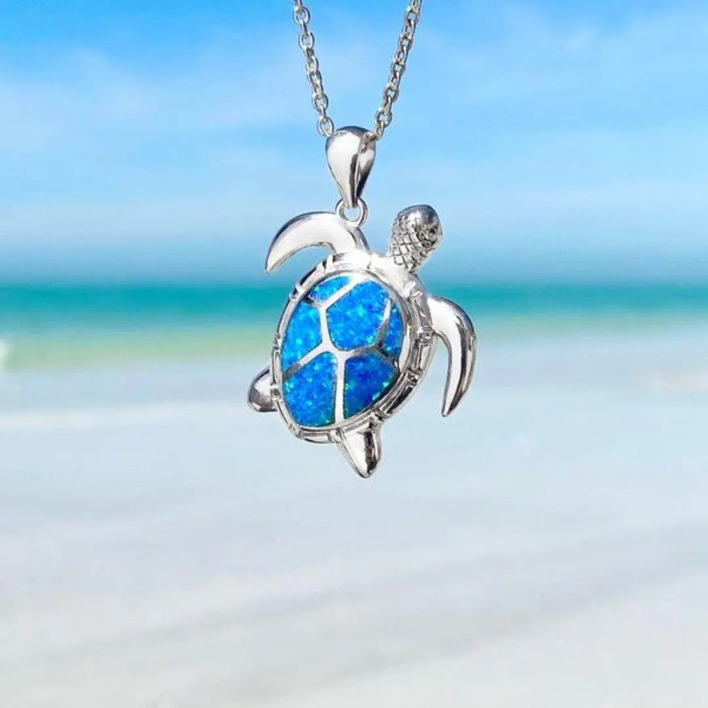 Collana con Tartaruga Marina Ispirato al Mare e Opale Blu