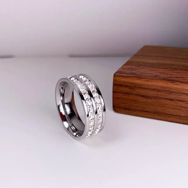 Anello Elegante con Zirconia