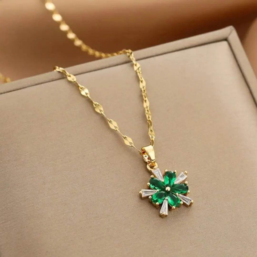 Collana Floreale con Cristallo Verde Dorata
