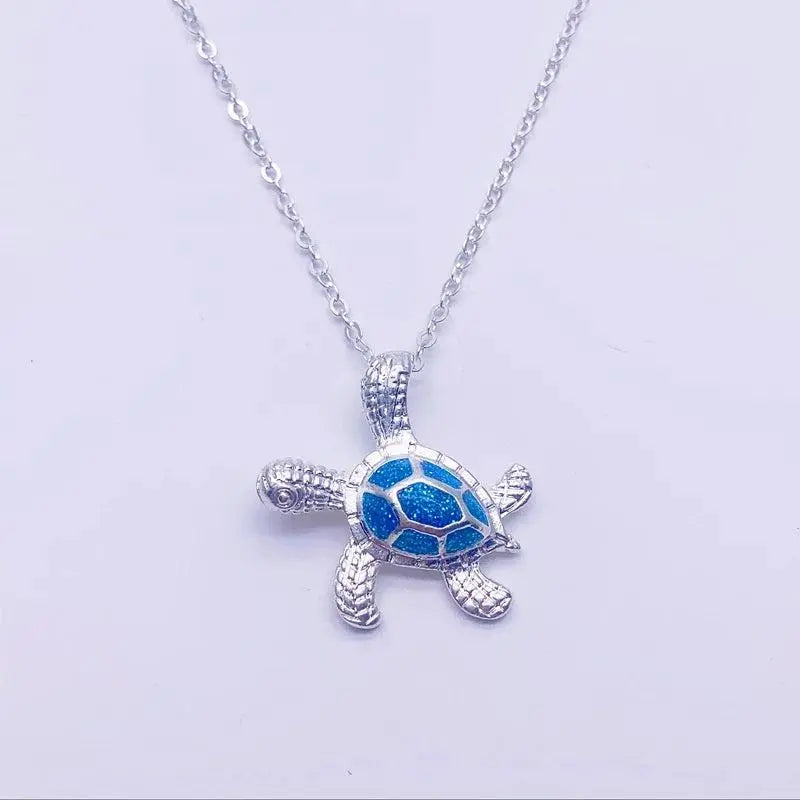 Collana con Tartaruga Marina Ispirato al Mare e Opale Blu