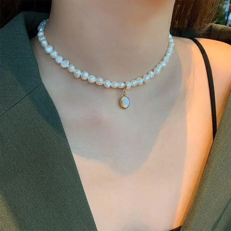 Collana con Ciondolo e Pietra Lunare e Luna e Perle