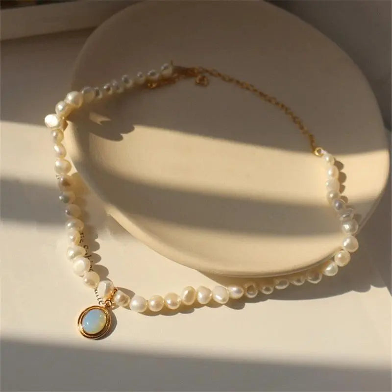 Collana con Ciondolo e Pietra Lunare e Luna e Perle