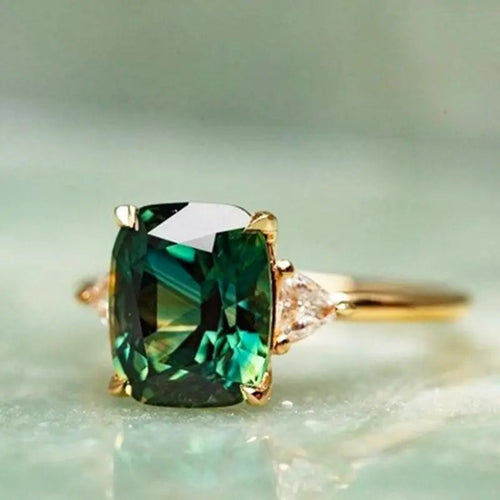Anello Elegante Quadrato con Pietra Verde