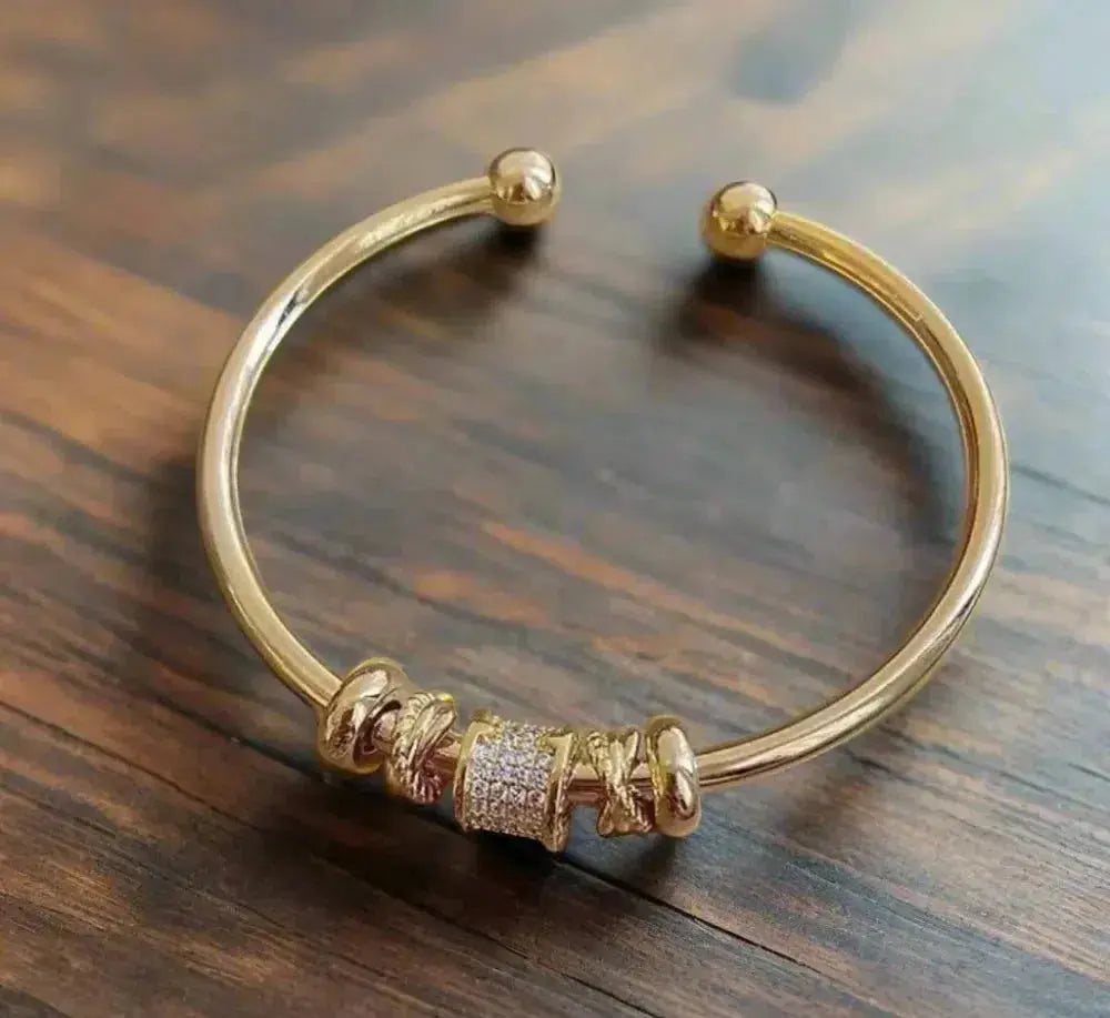 Bracciale Regolabile con Charm Dorato