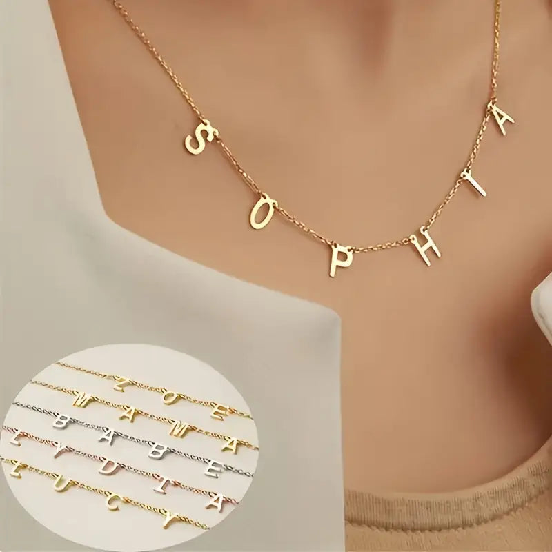 Collana con Iniziale Dorata