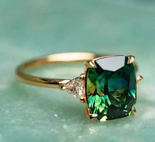 Anello con Zirconia Verde Dorato