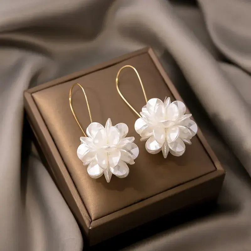 Orecchini Elegante Floreale Bianco