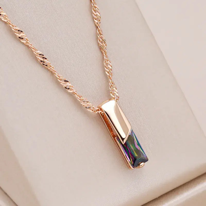 Collana Elegante con Cristallo