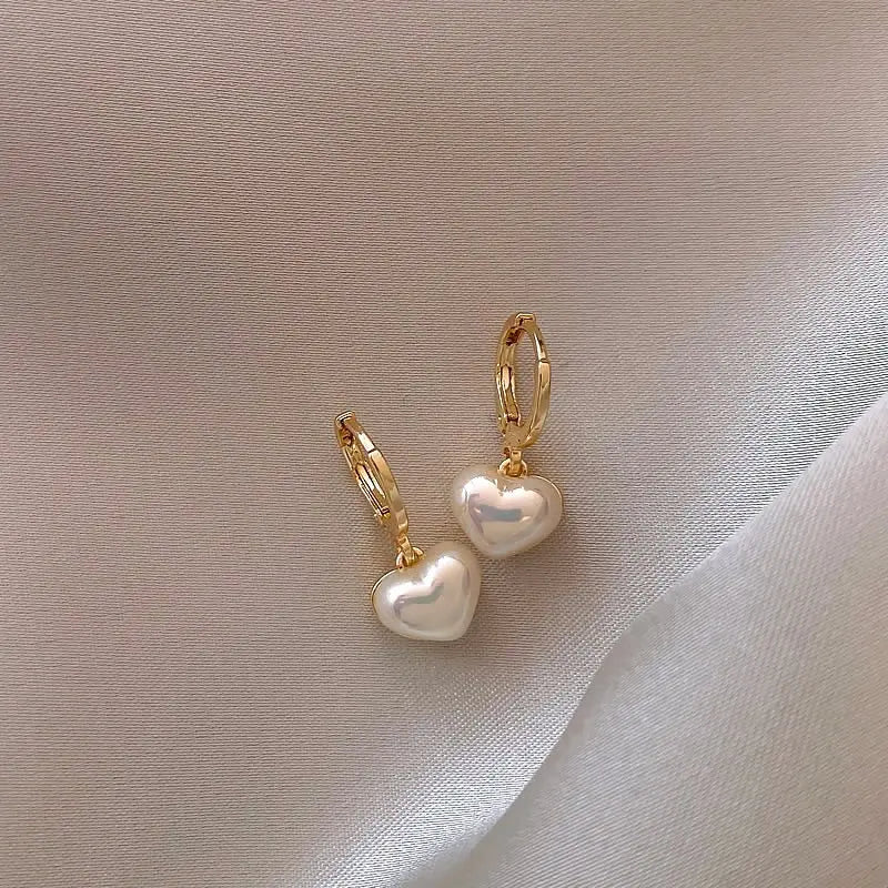 Orecchini Elegante a Cuore con Perle
