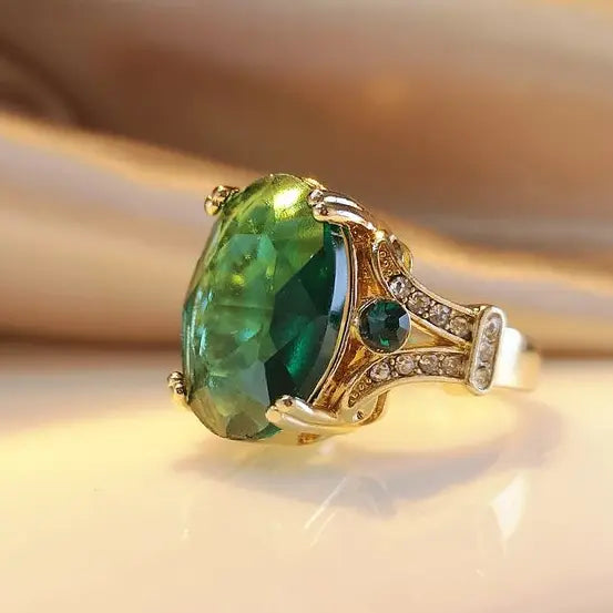 Anello Boho con Cristallo Verde Dorato