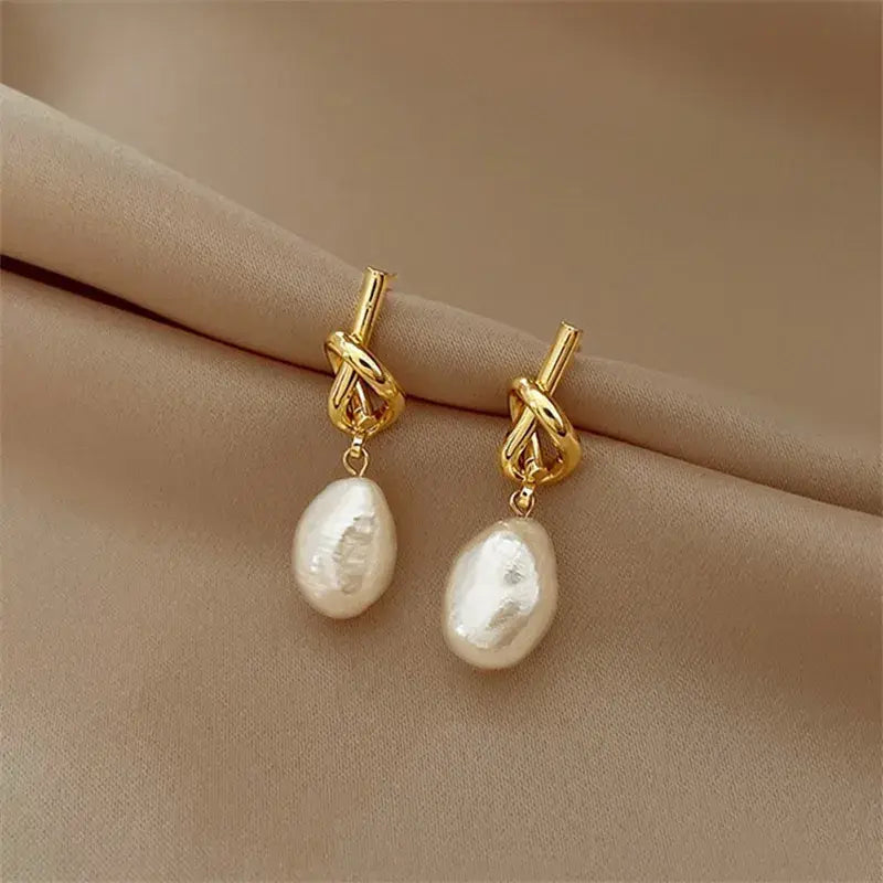 Orecchini Barocco Elegante con Perla Barocca Dorati