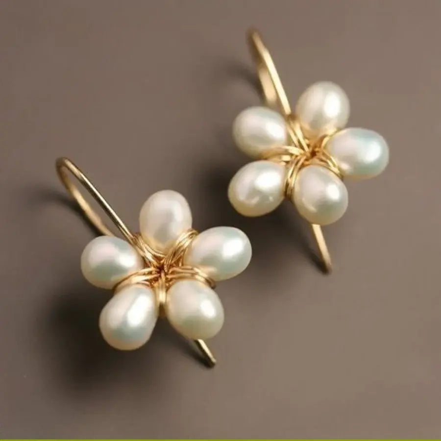 Orecchini Vintage Floreale con Perle Dorati