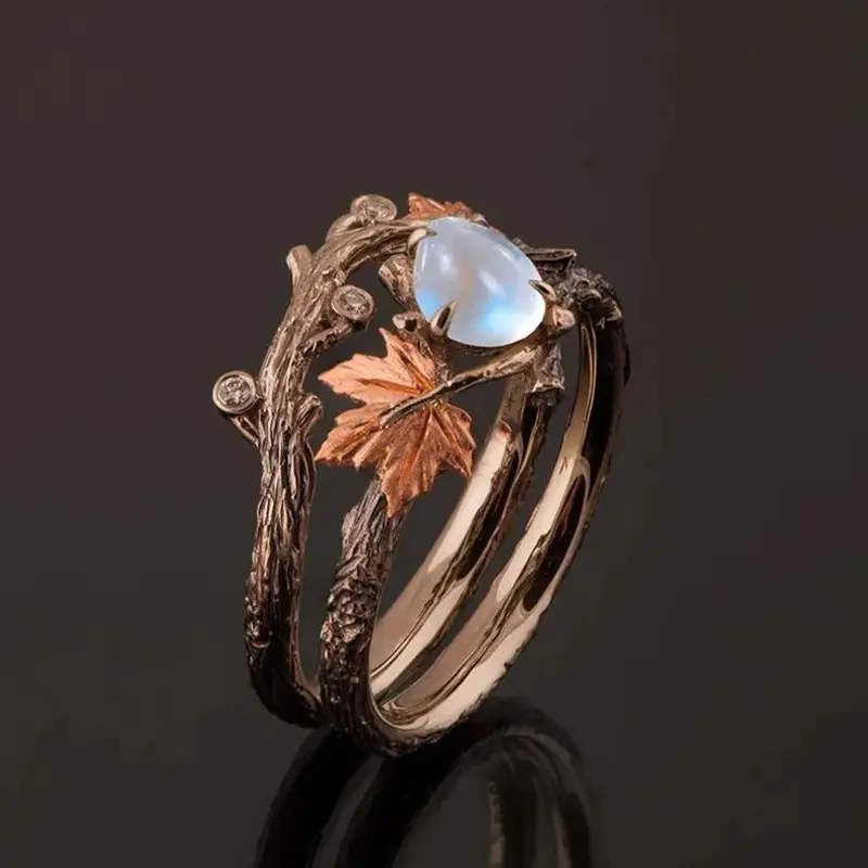Anello con Pietra Lunare e Luna