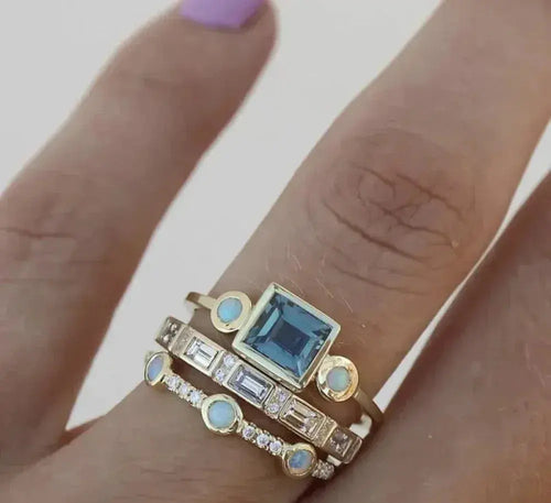 Anello Vintage con Cristallo Blu