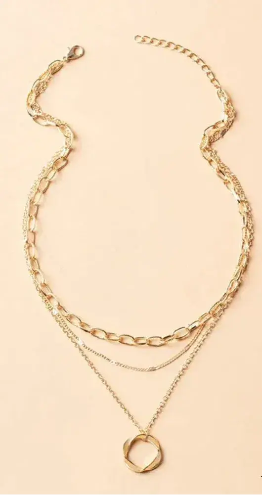 Collana con Ciondolo Vintage a Strati e Catena Dorata
